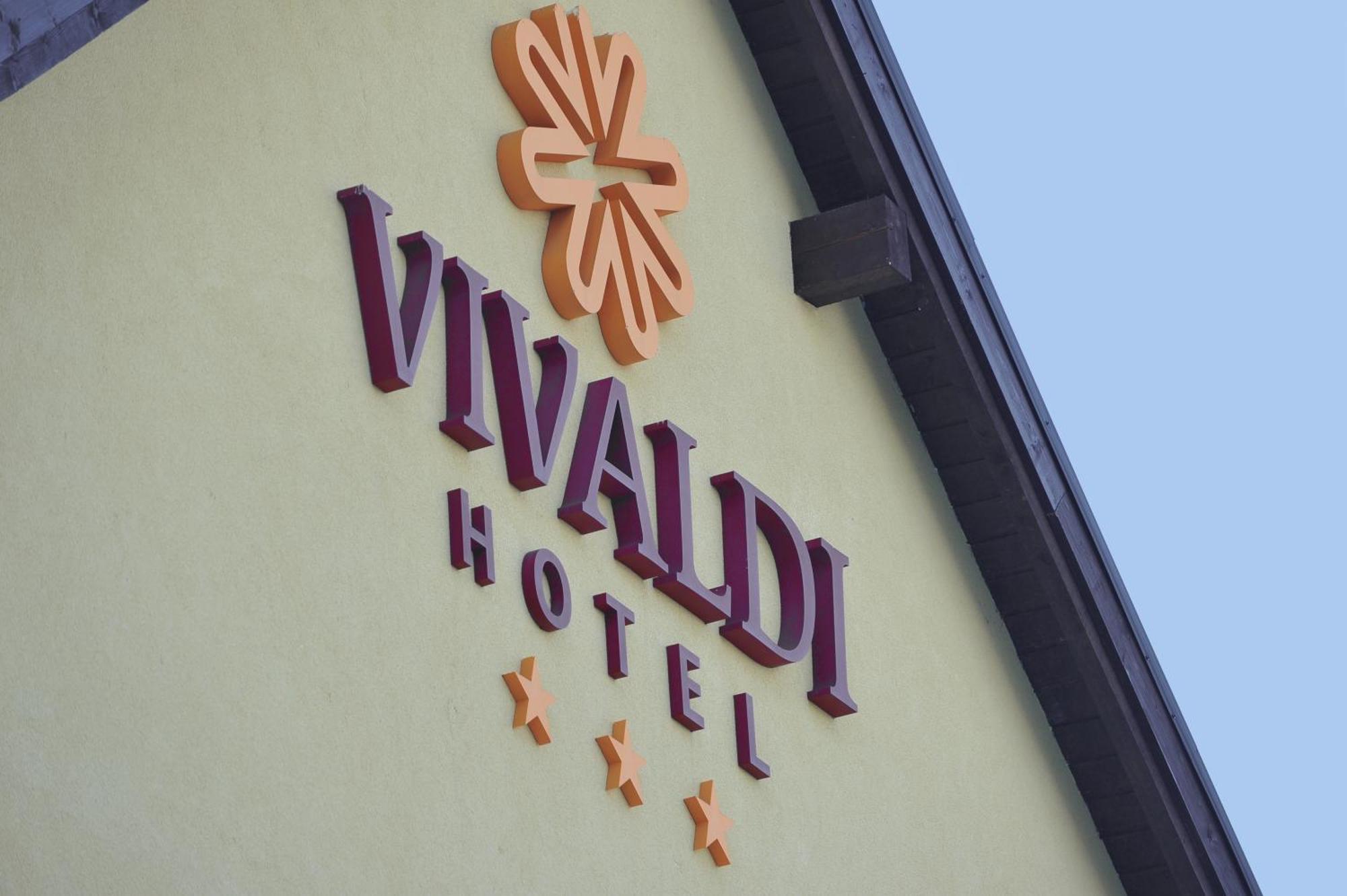 Hotel Vivaldi カルパッチ エクステリア 写真